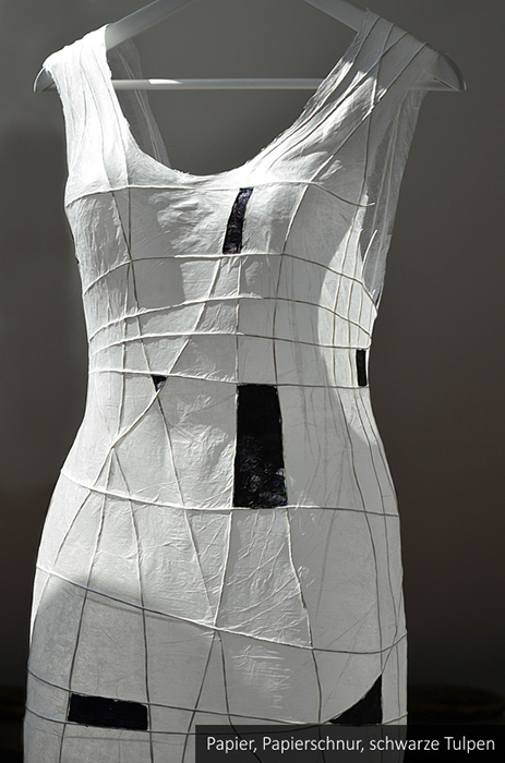 Papierkleid - Papier, Schwarze Tulpen